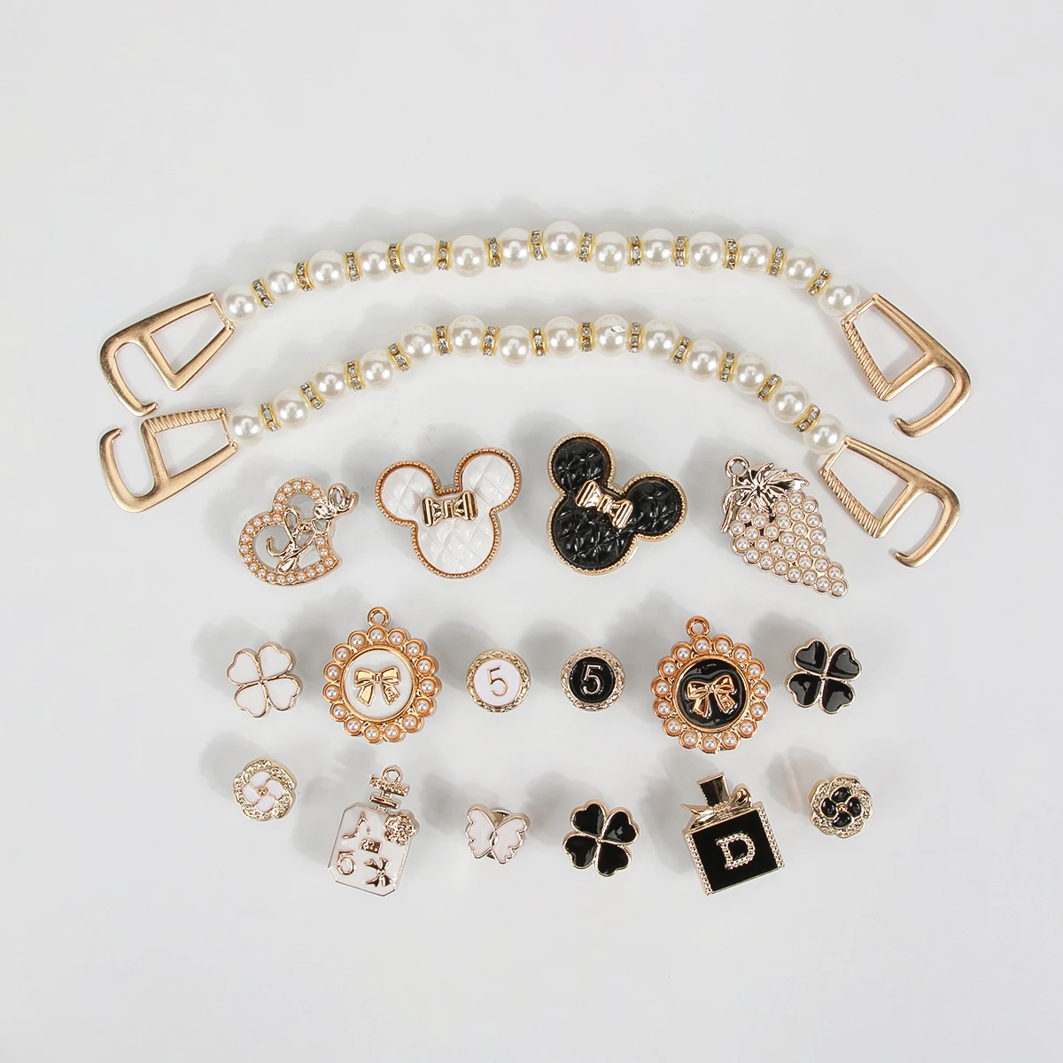 18-Piece Golden Bear & Bunny Shoe Charms – Detachable Bling Flower Clips for Women’s DIY Shoes & Party Decoration