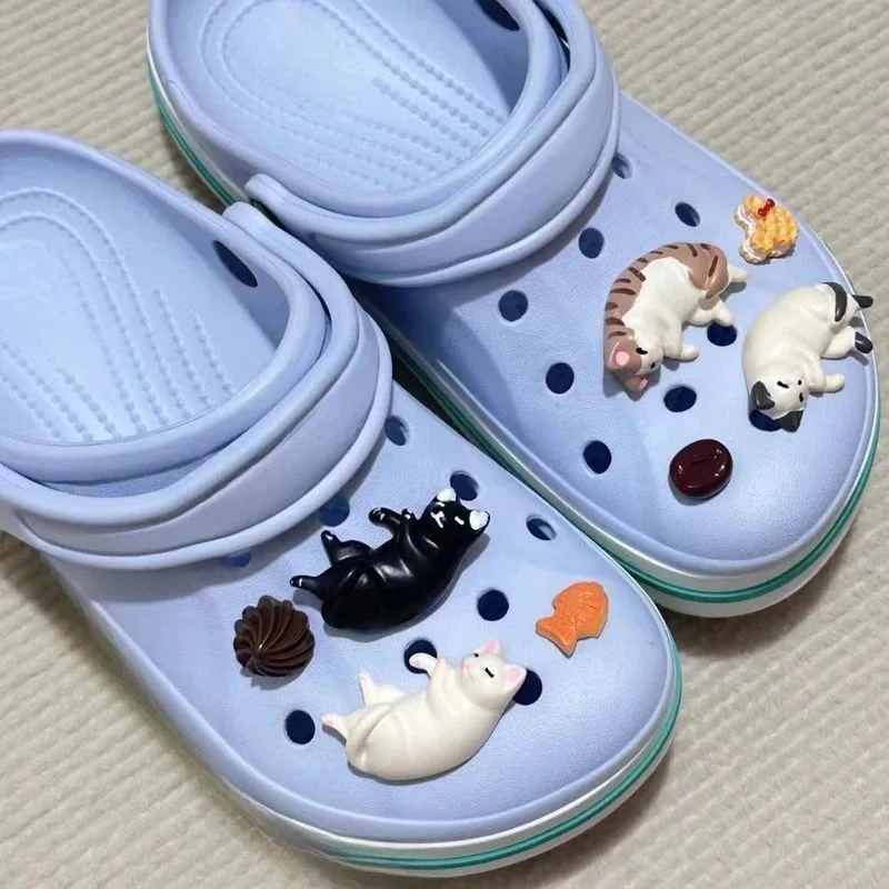 8PCS Fashion Cute Cartoon Cats Shoe Charms Designer Lovely All-match Charms for Bundle Set Quality Sandals Accessories