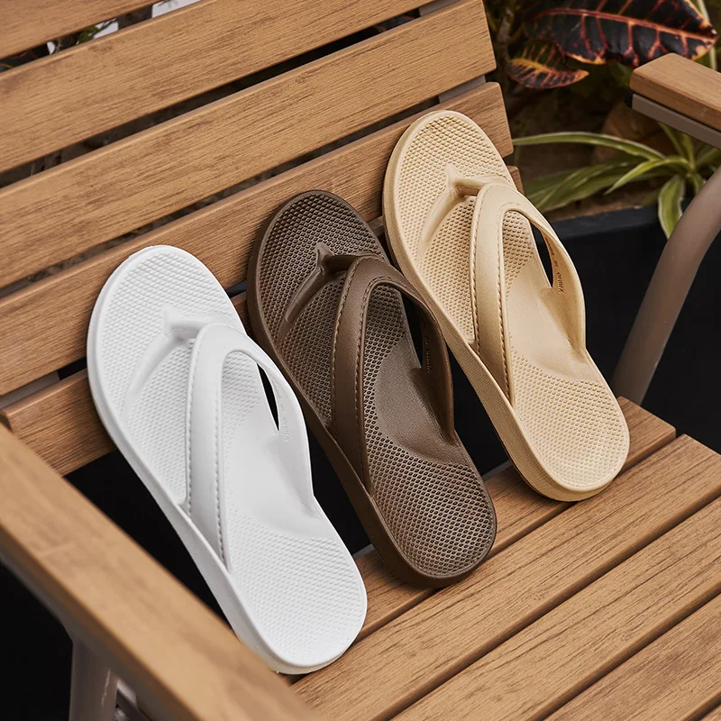 Men's Flip Flops Anti-slip Soft Sole Durable Comfortable Slippers Lightweight for Beach Pool & Daily Wear for Summer Couple