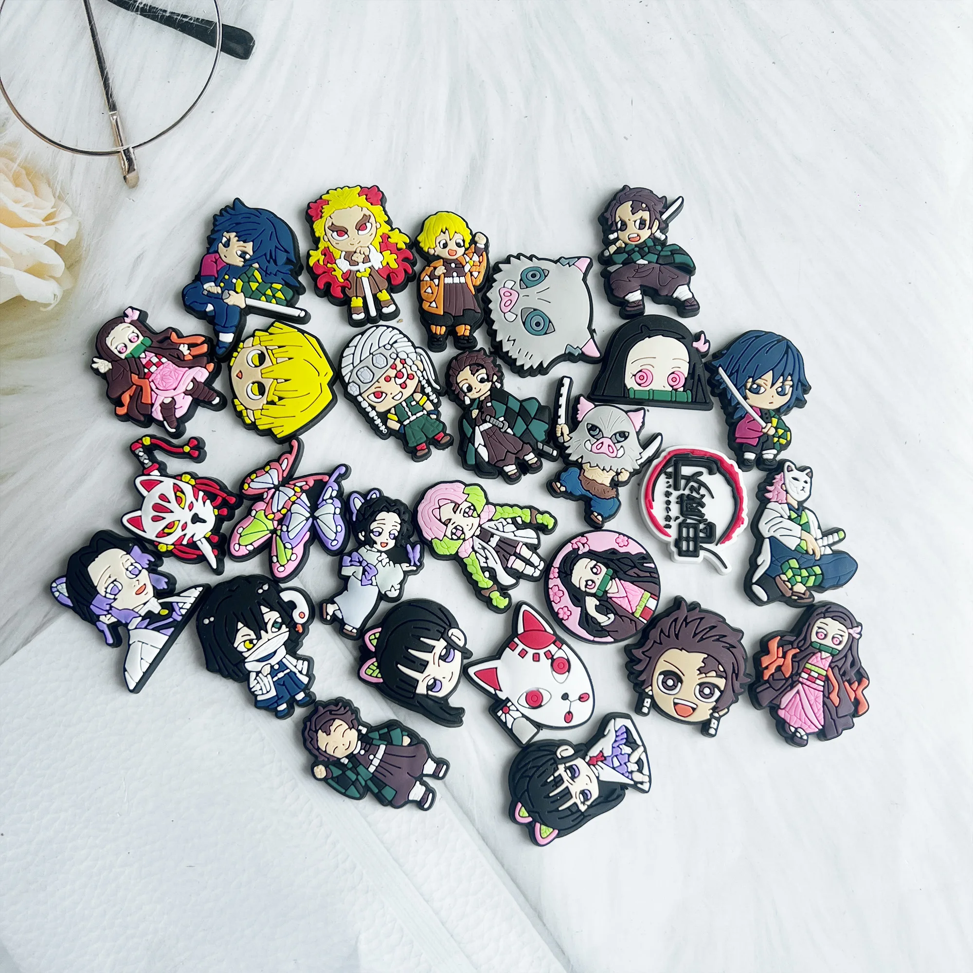 1-28pcs Demon Slayer Shoe Charms Cartoon Anime Haired Warrior Sandal Decoration Clogs Garden Shoes Accessories Kids Boys Gift