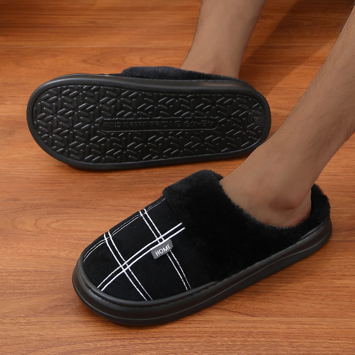 Men's Extra Large Winter Slippers Non-Slip Plush Home Shoes Warm Thick Sole Cotton Slippers for Indoor Use
