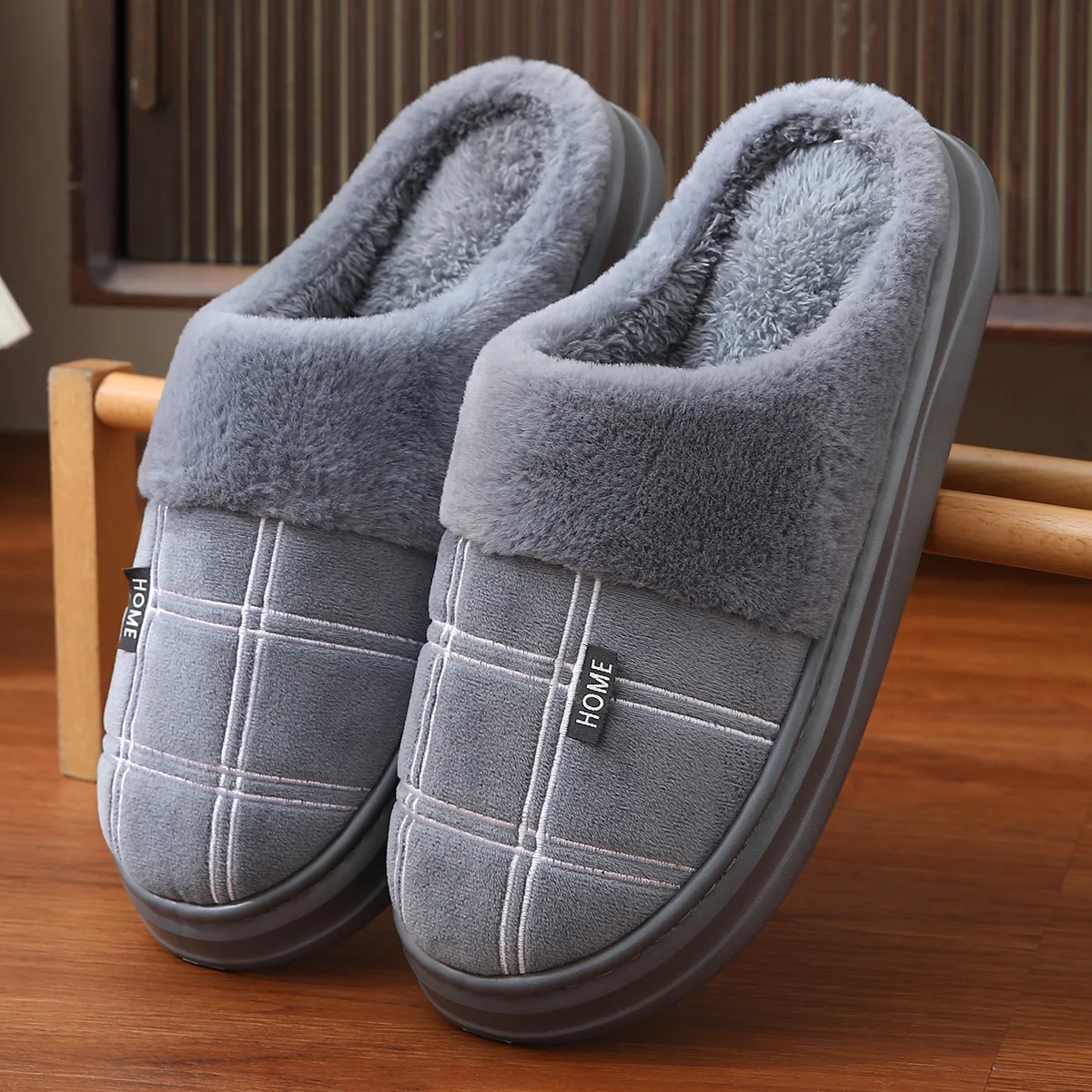 Men's Extra Large Winter Slippers Non-Slip Plush Home Shoes Warm Thick Sole Cotton Slippers for Indoor Use