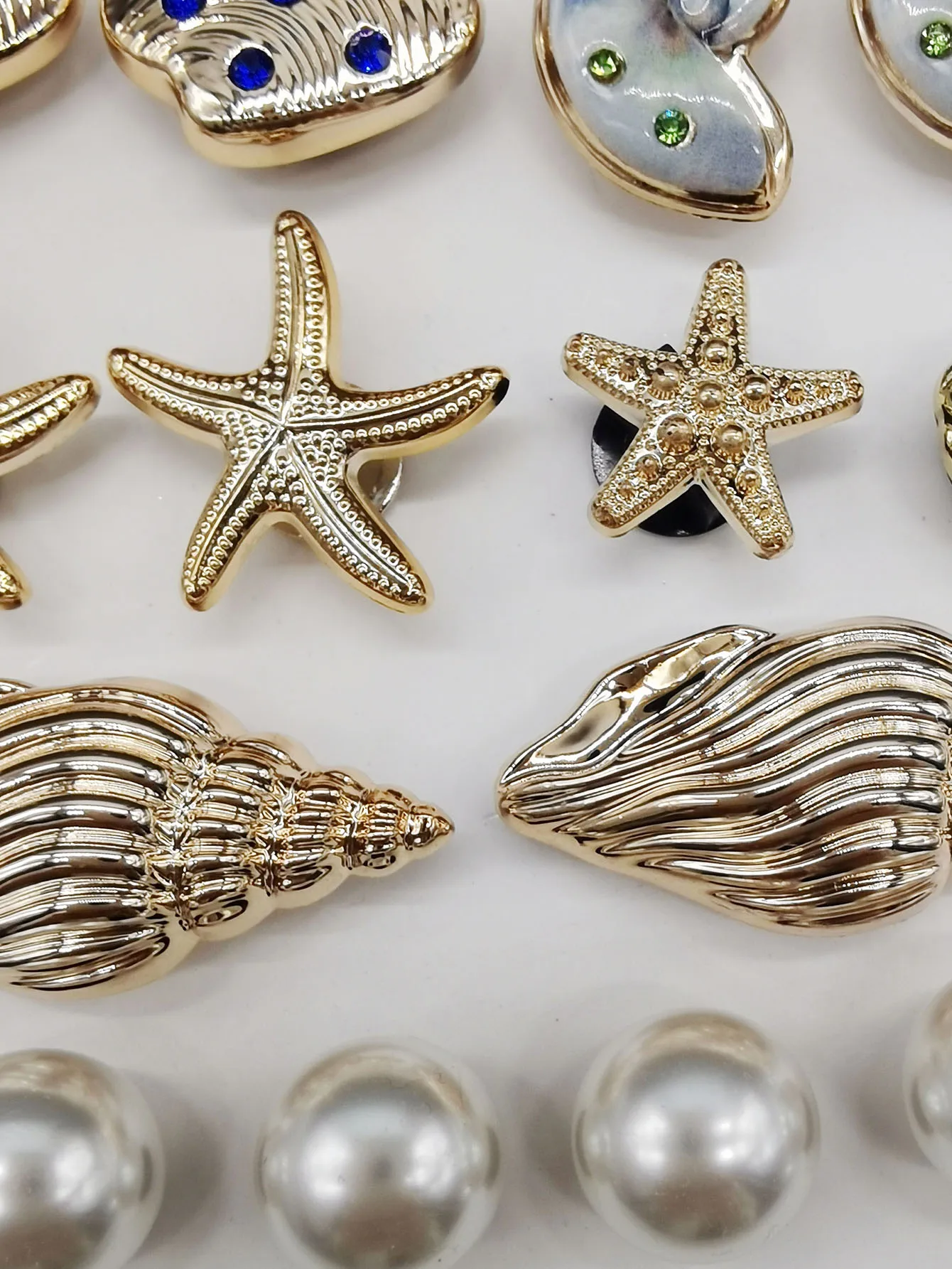 16PCS DIY Starfish Shoe Charms Bling Conch Shoes Buckle Decorations Removable Shell Shoe Accessories Mutlifunctional Shoe Clips