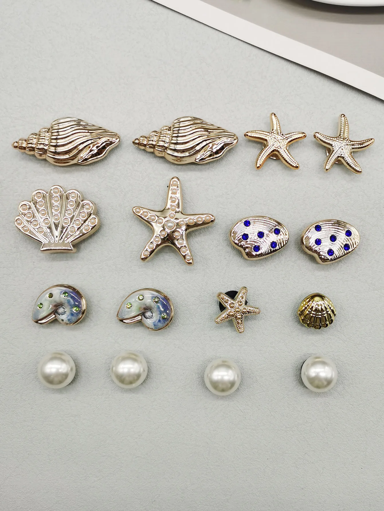 16PCS DIY Starfish Shoe Charms Bling Conch Shoes Buckle Decorations Removable Shell Shoe Accessories Mutlifunctional Shoe Clips