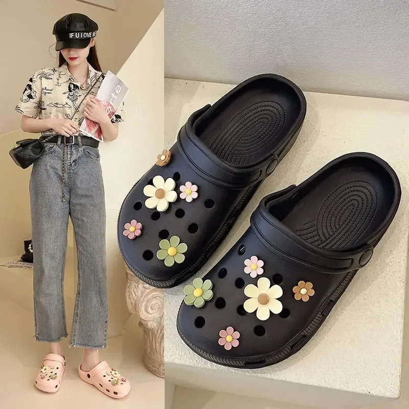 New Best Selling Hole Shoes Charms Ready To Put on White Daisy Sunflower Combination Suit Shoe Buckle Girlish Shoes Accessories