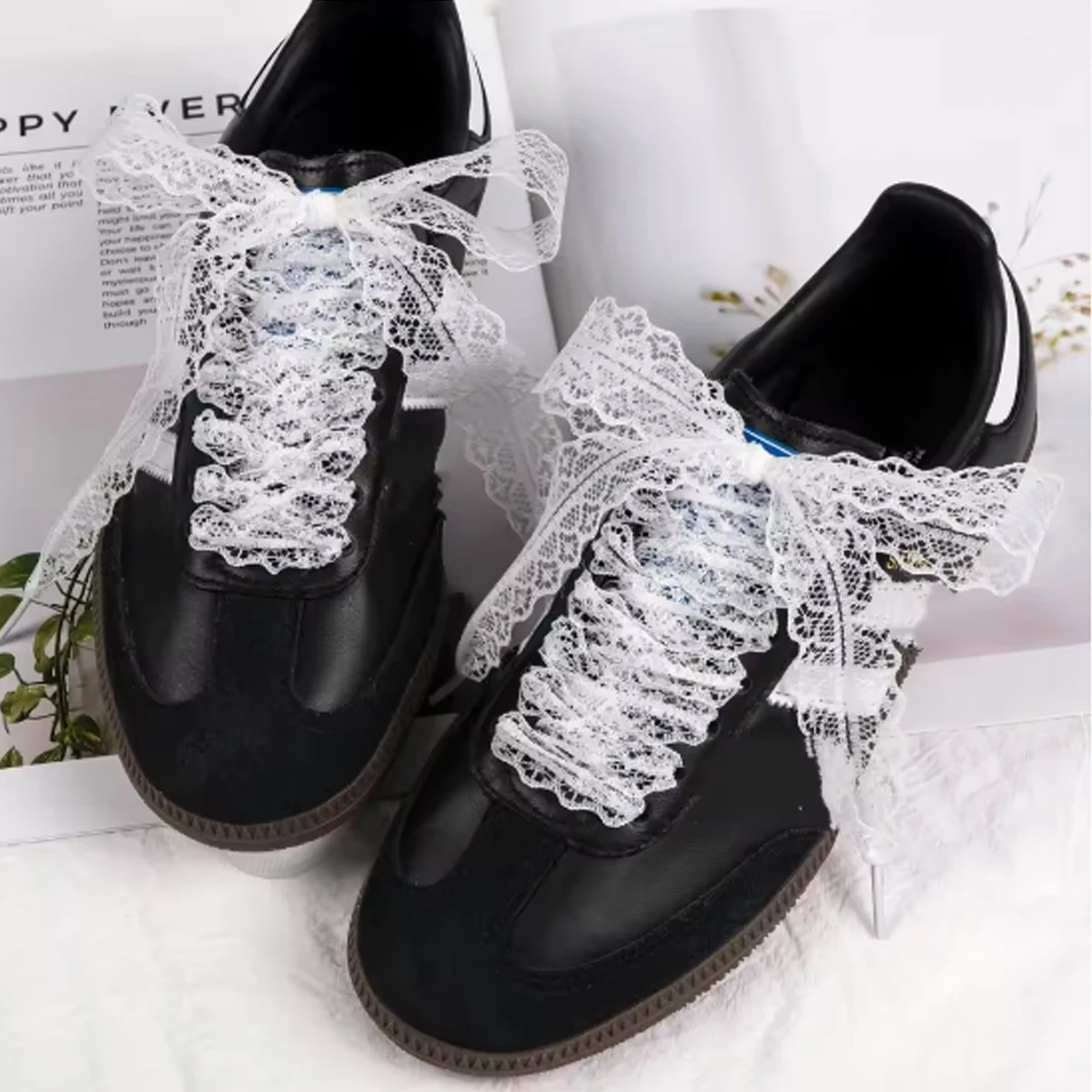 DIY Wide Lace Shoelaces with Hollow-Out Silk Trim, Black & White for German Trainers, Sneakers & White Shoes