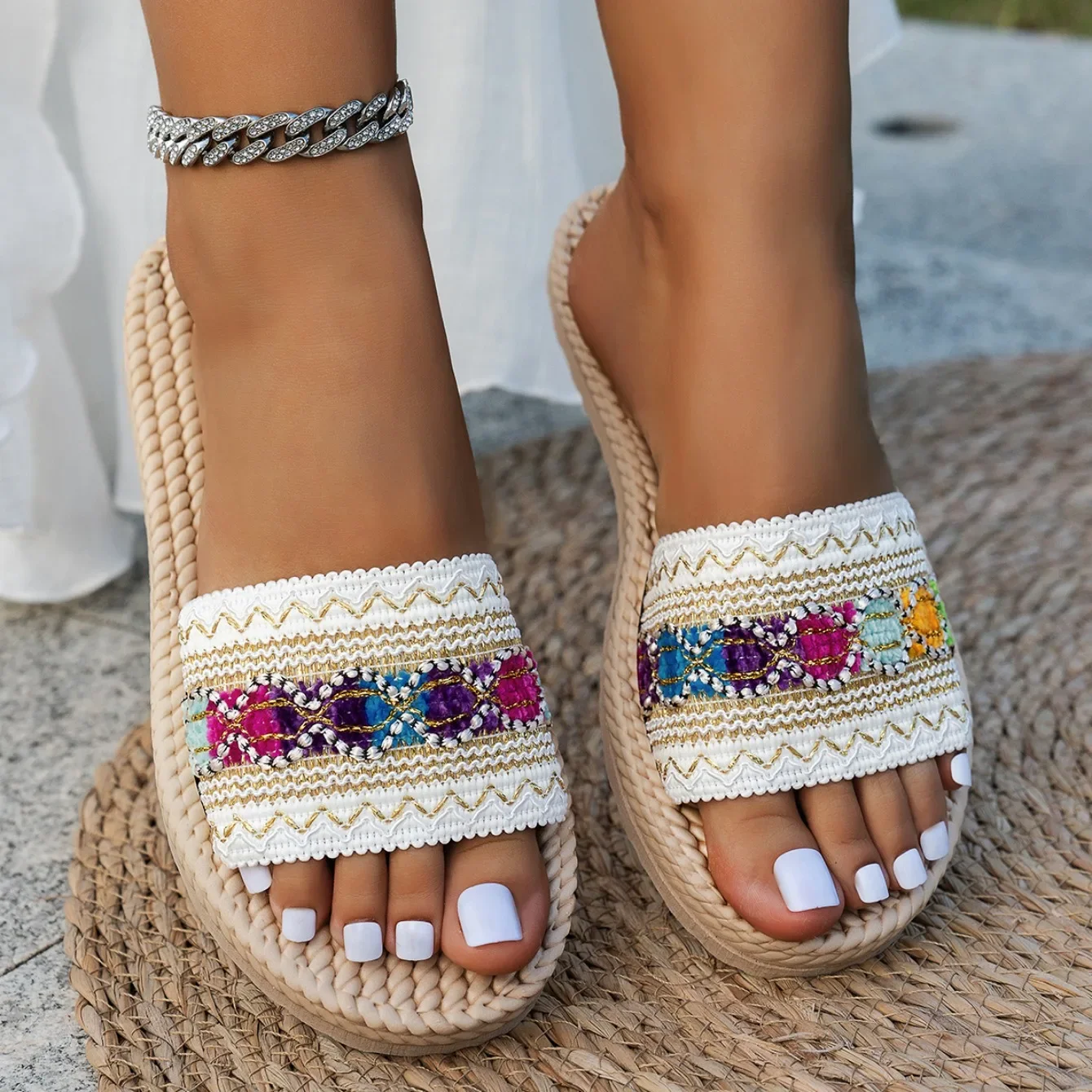 Large Tassel Slippers Women Summer Casual Beach Sandals Round Head Flat Bottom Slippers Comfortable Slip-On Shoes Slides Women