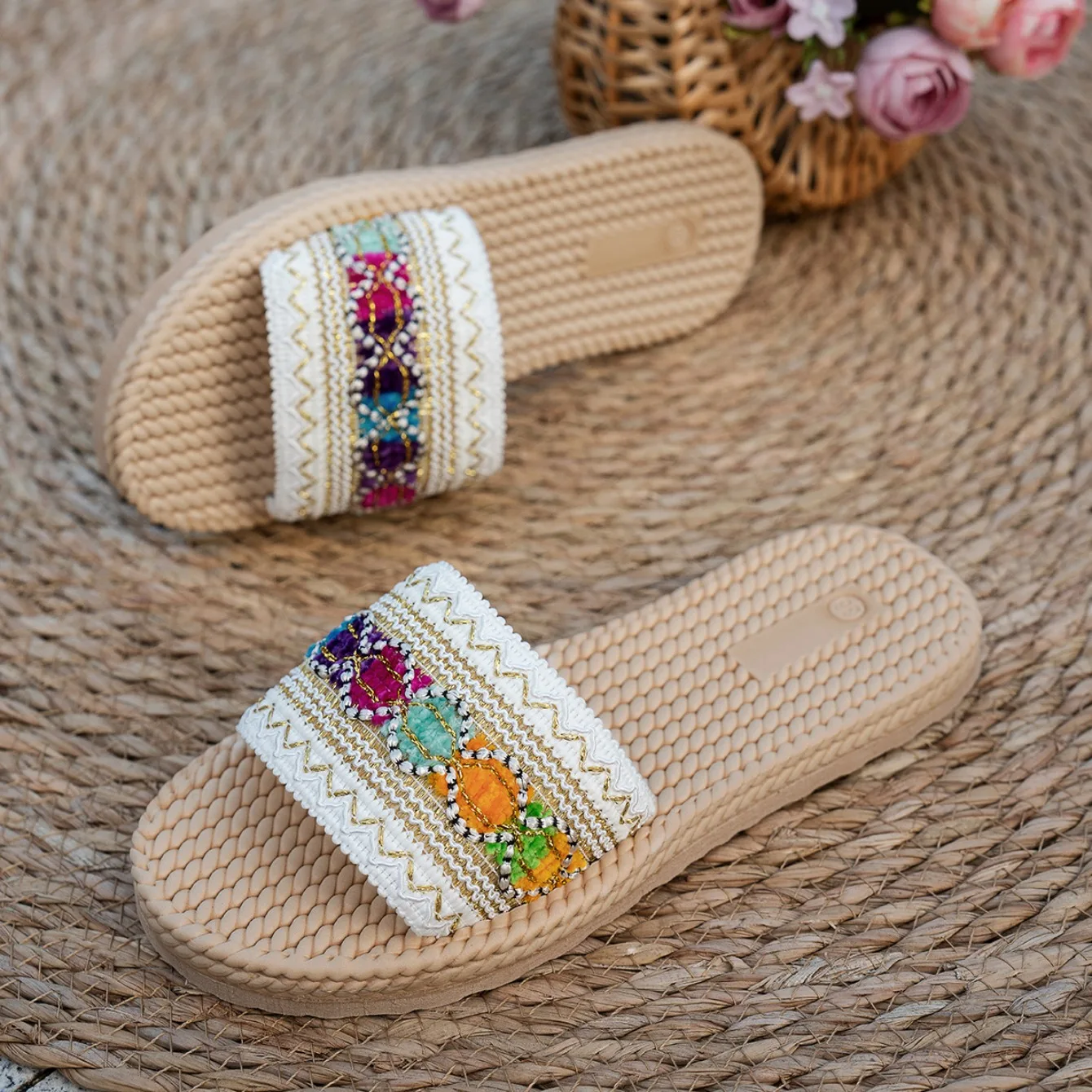 Large Tassel Slippers Women Summer Casual Beach Sandals Round Head Flat Bottom Slippers Comfortable Slip-On Shoes Slides Women
