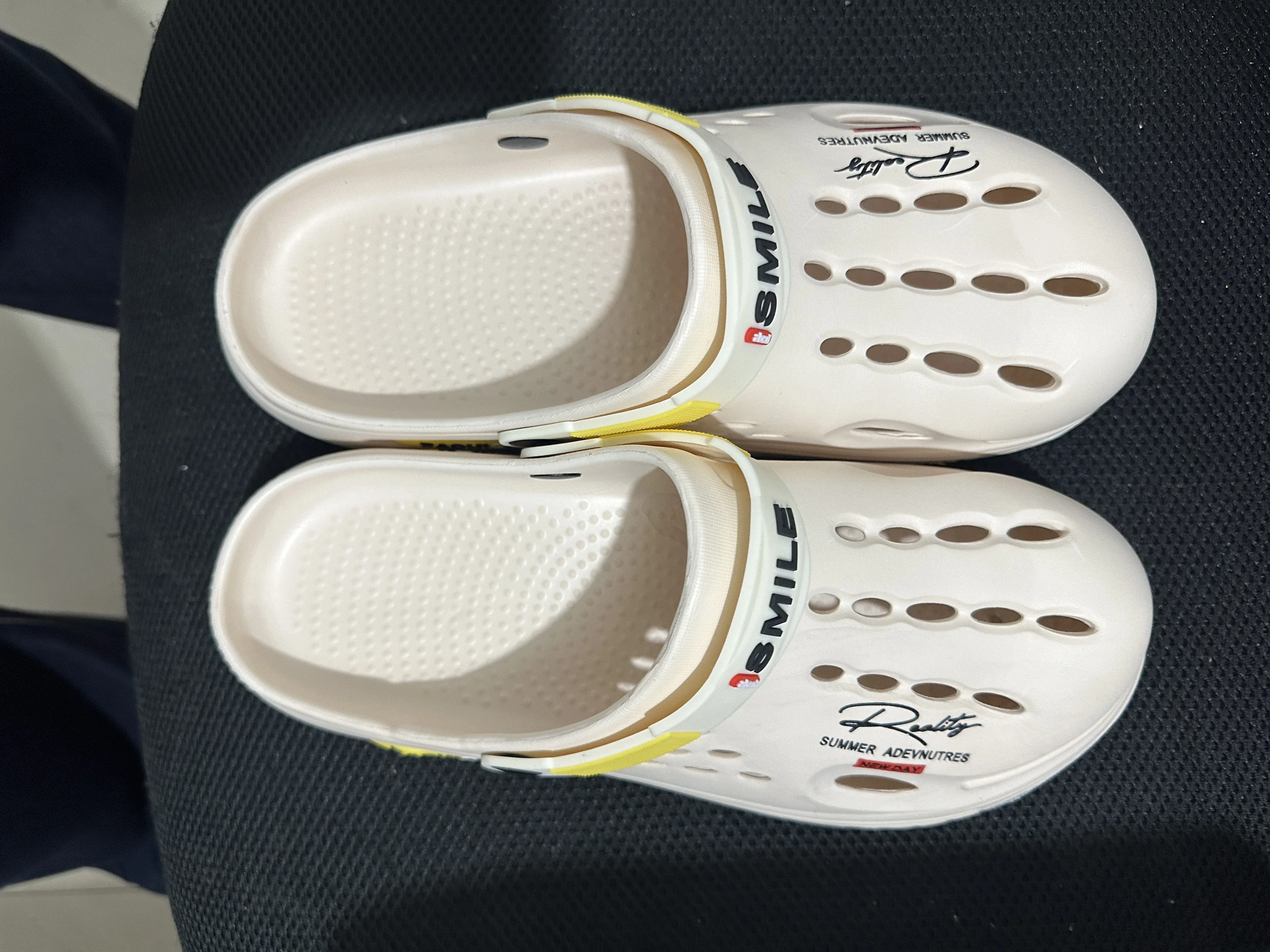 Men's Slippers EVA Hole Mens Mules Non-Slip Slippers Thick Soft Platform Slide Fashion Comfortable Men's Sandals Summer Shoes