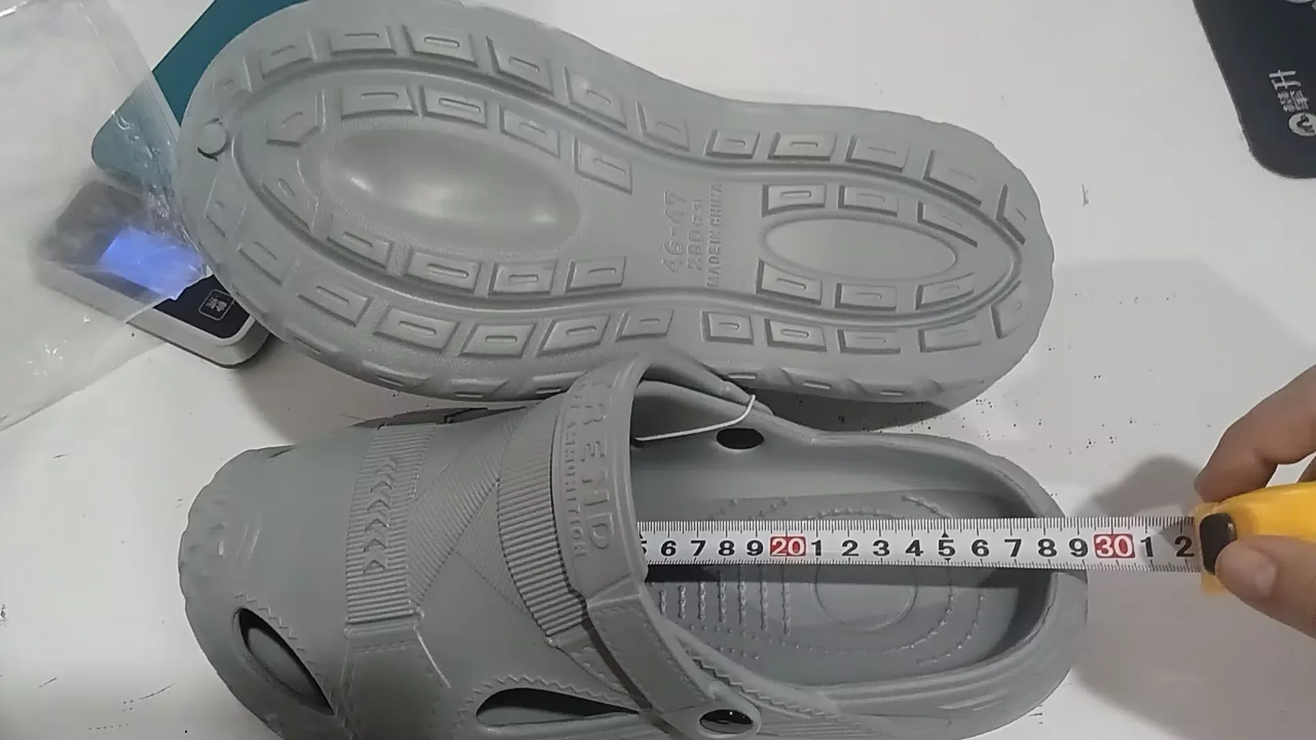 Summer Men's Outdoor Clog Sandals EVA Breathable Non Slip Closed Toe Wear Resistant Beach Slippers