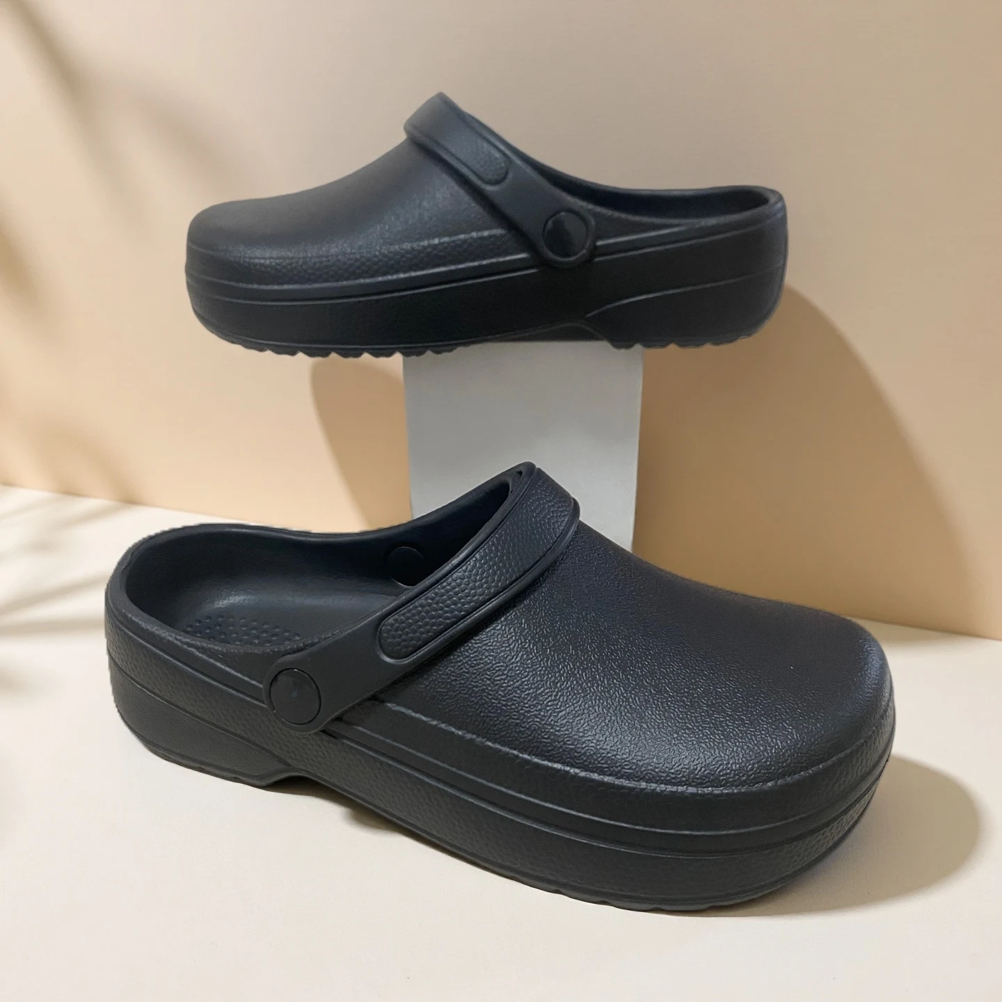 Unisex Lightweight and Comfortable Slip-On Eva Clogs, Indoor Home Slippers, Outdoor Garden Shoes, Beach Shoes