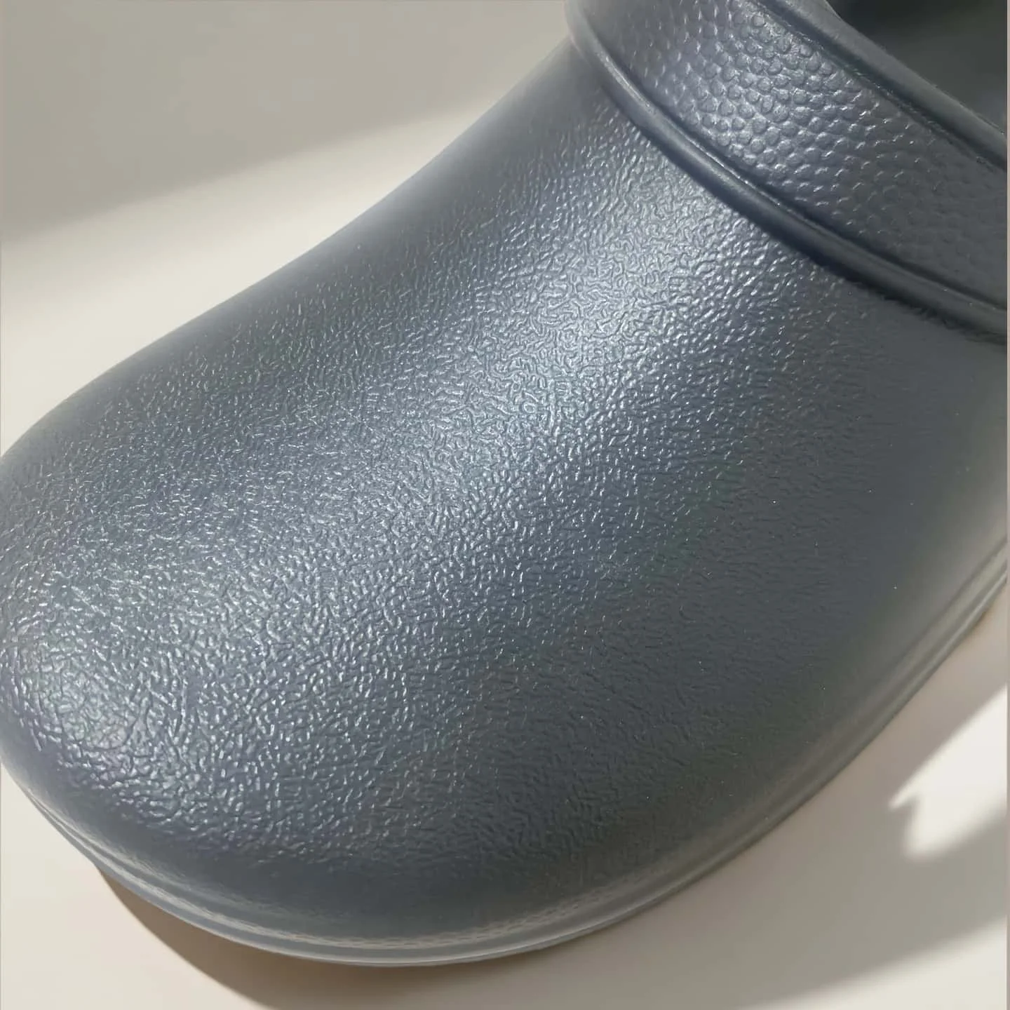 Unisex Lightweight and Comfortable Slip-On Eva Clogs, Indoor Home Slippers, Outdoor Garden Shoes, Beach Shoes