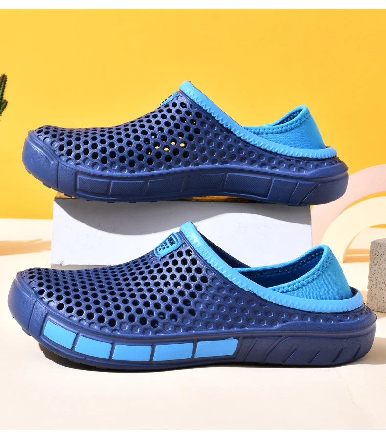 Men's lightweight casual slip-on sandals, non-slip indoor and outdoor beach clogs, simple solid color slip-on shoes