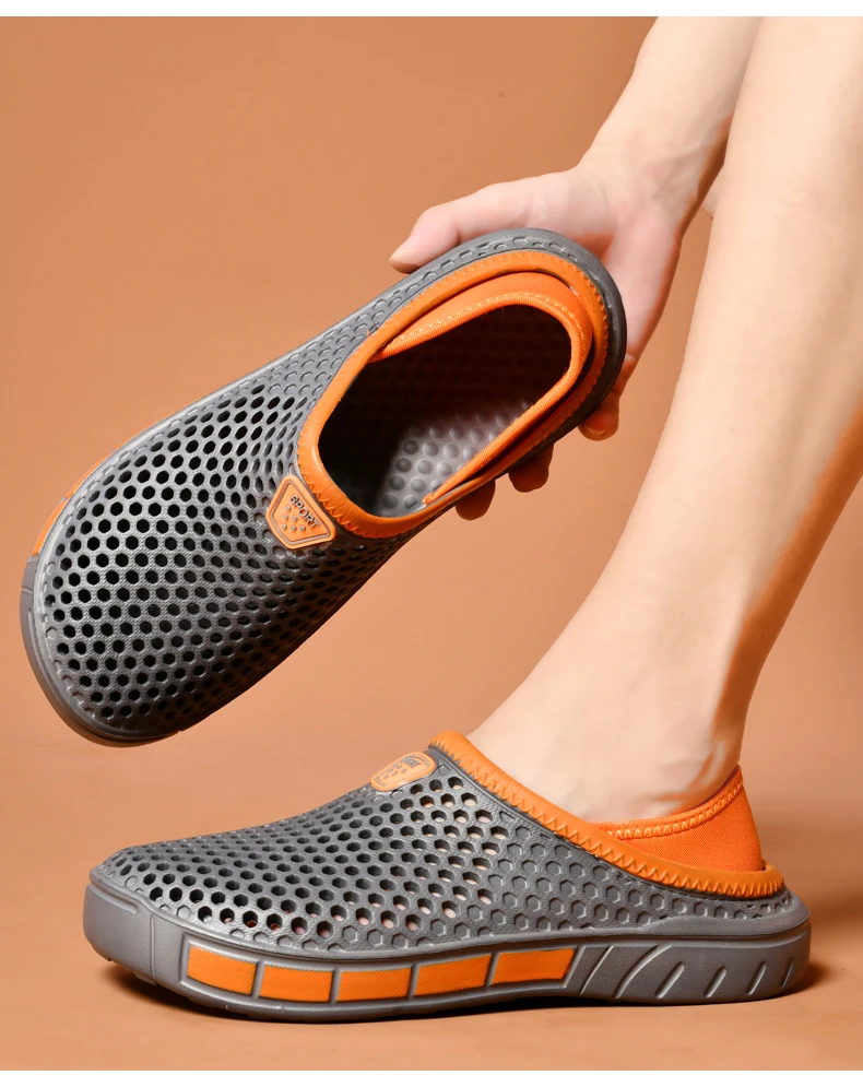 Men's lightweight casual slip-on sandals, non-slip indoor and outdoor beach clogs, simple solid color slip-on shoes