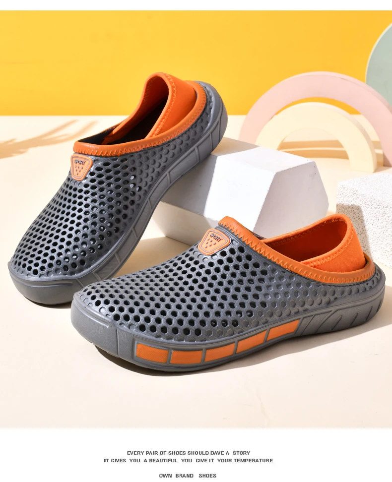 Men's lightweight casual slip-on sandals, non-slip indoor and outdoor beach clogs, simple solid color slip-on shoes