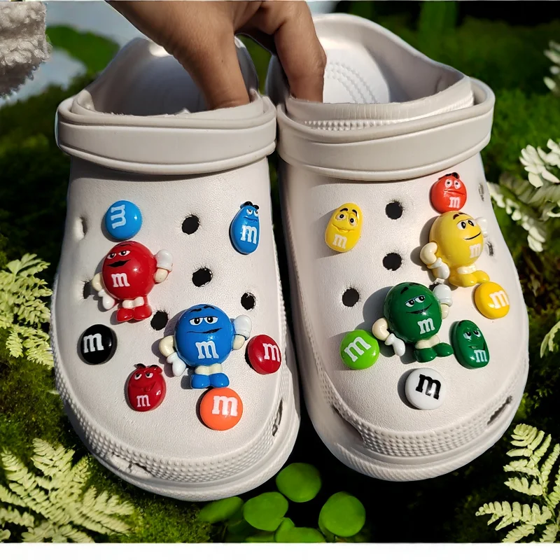 Whole Set Hot Sale DIY Hole Shoes Charms for Cute Cartoon Handmade Charms Designer Quality Garden Shoe Decoration Girl Gift