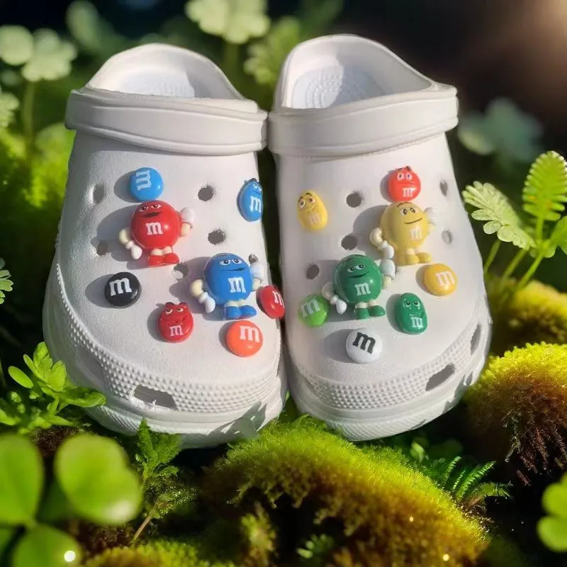 Whole Set Hot Sale DIY Hole Shoes Charms for Cute Cartoon Handmade Charms Designer Quality Garden Shoe Decoration Girl Gift