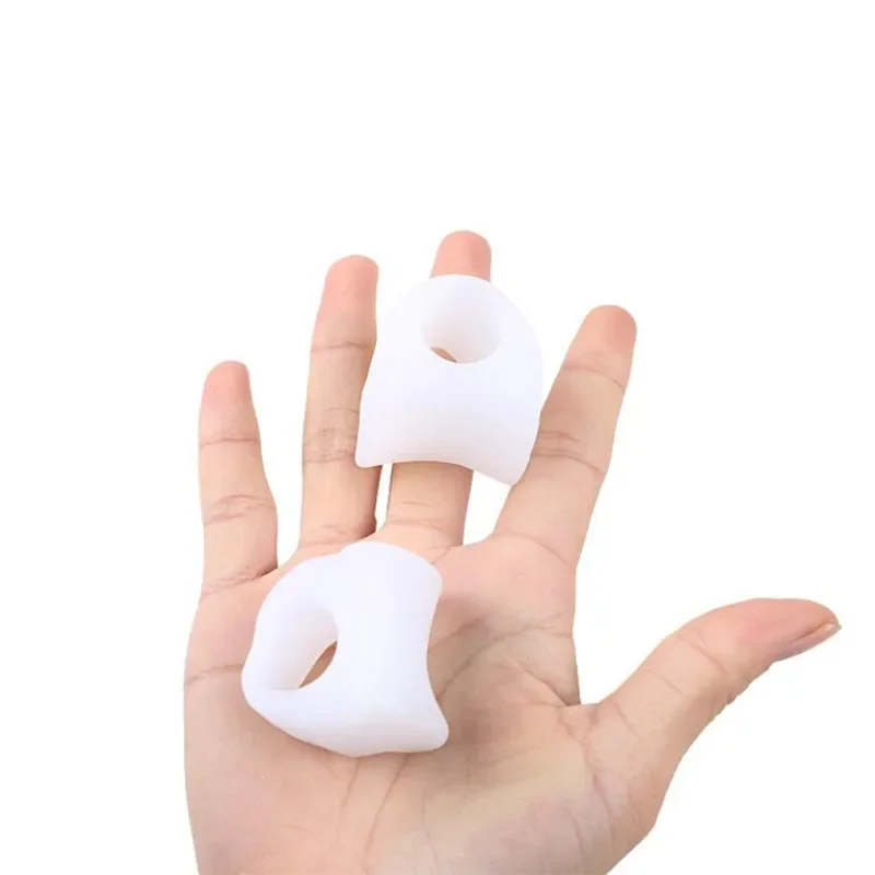 4 Pieces Men's and Women's Casual Athletic Toe Covers, Isolated Toes Prevent Overlapping