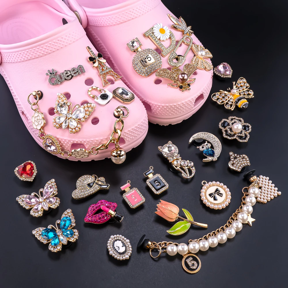 1pcs Designer Golden Crown Metal Shoe Charms Sea Star Shell Luxury Decorations for Shoe Accessorie Heart Pins for Women Girls