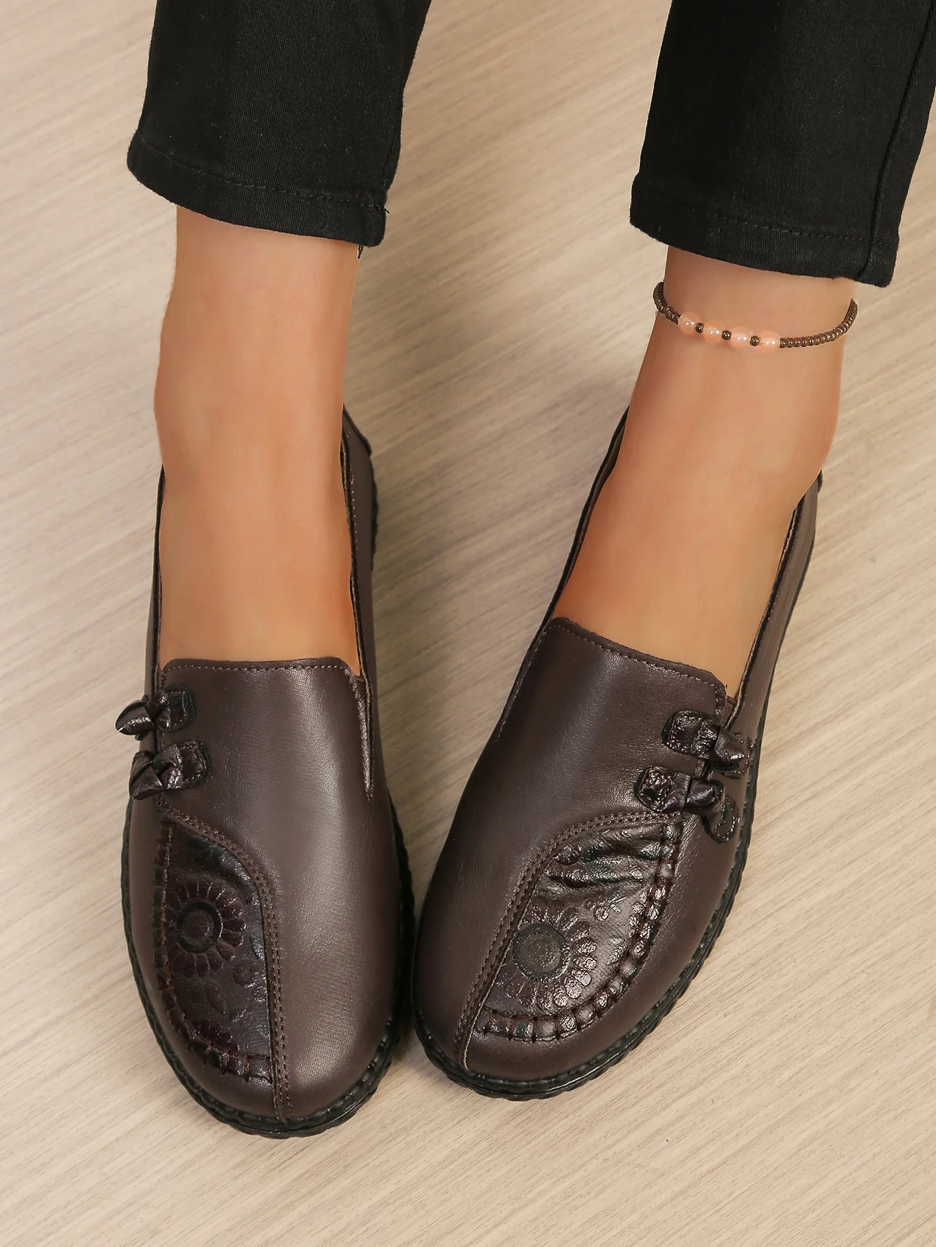 Women's Spring Autumn Leather Loafers Floral Embossed Slip‑On Flats Anti‑Slip Comfort Casual Mom Daily Walking Free Shipping