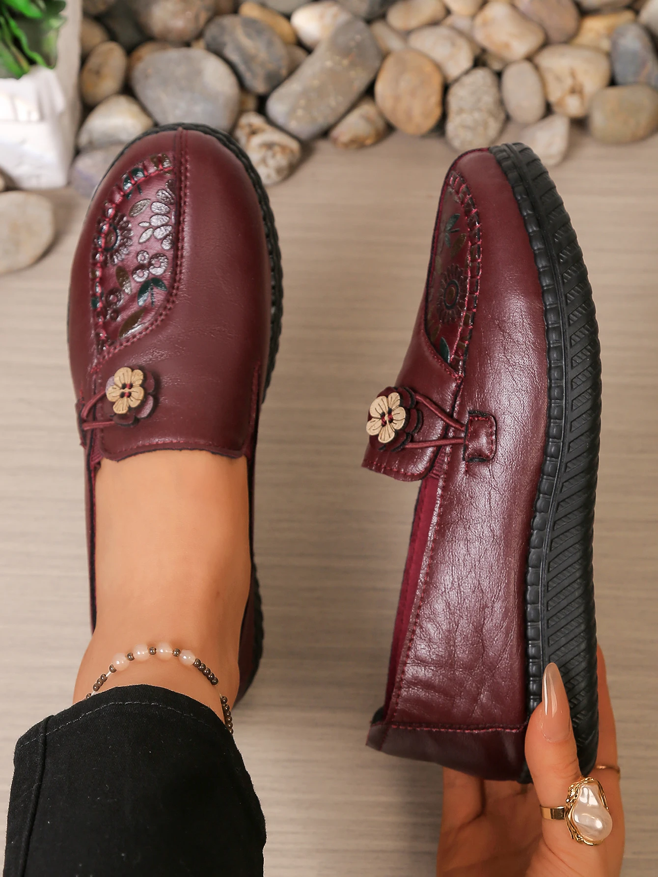 Women's Spring Autumn Leather Loafers Floral Embossed Slip‑On Flats Anti‑Slip Comfort Casual Mom Daily Walking Free Shipping
