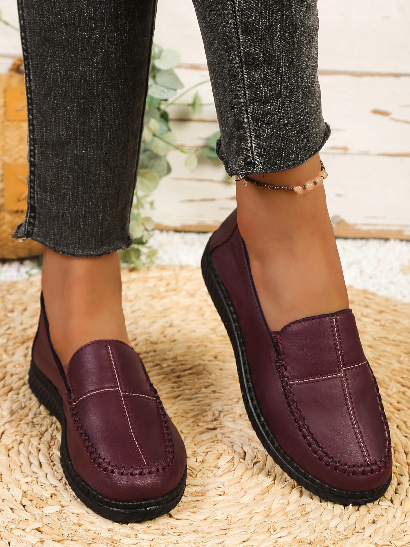 Women's Spring Autumn Leather Loafers Floral Embossed Slip‑On Flats Anti‑Slip Comfort Casual Mom Daily Walking Free Shipping