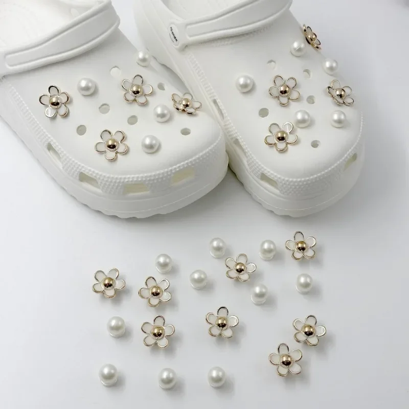 3D Cute Daisy Pearl Shoe Charms Set for Slide Sandals Garden Shoes DIY Clogs Decoration Shoe Buckle Pins Shoe Decoration Gifts