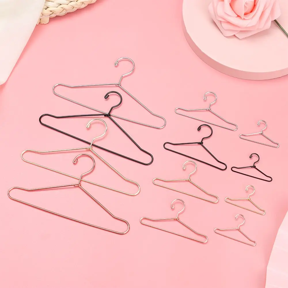 10Pcs Cute Mini Hangers Metal Doll Dress Clothes Stand for Organizer Doll Clothing Miniature Hangers Dollhouse Decorations