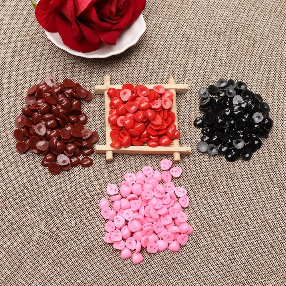 100pcs New DIY Tool Bear Buttons Plastic Triangle Nose Doll Noses Safety Parts Dolls Accessories