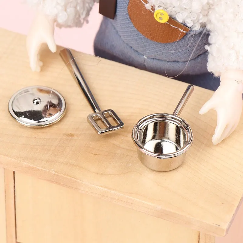 4Pcs or 6 Pcs 1:12 Dollhouse Miniature Metal Mini Pot Set Doll House Kitchen Furnitures Cookware Pans Food Toys Set DIY Scene