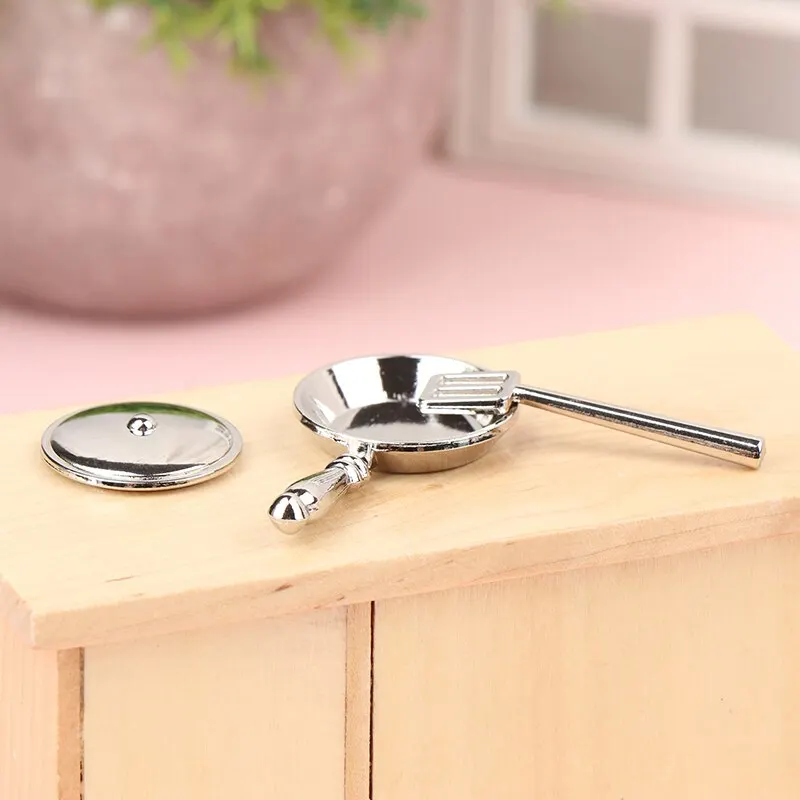 4Pcs or 6 Pcs 1:12 Dollhouse Miniature Metal Mini Pot Set Doll House Kitchen Furnitures Cookware Pans Food Toys Set DIY Scene