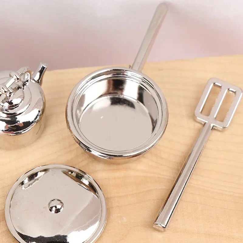 4Pcs or 6 Pcs 1:12 Dollhouse Miniature Metal Mini Pot Set Doll House Kitchen Furnitures Cookware Pans Food Toys Set DIY Scene
