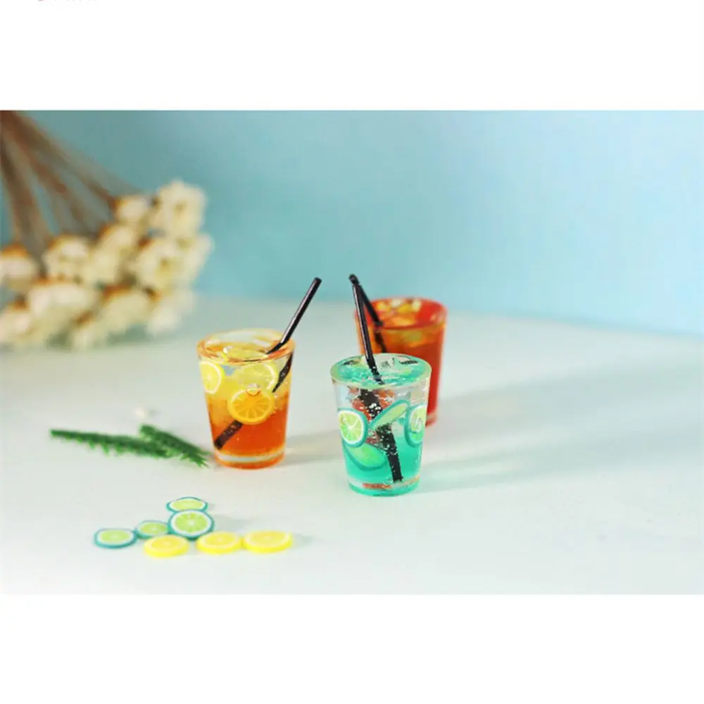 1Pc 1:12 Dollhouse Miniature Food Juice Fruit Goblet Drinks Bottles Model For Blyth Dolls House Kitchen Food Miniture Toys