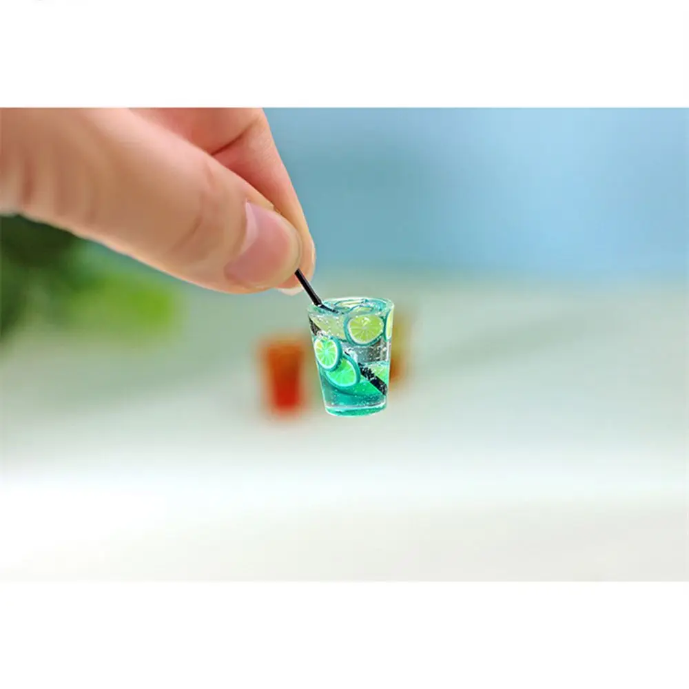 1Pc 1:12 Dollhouse Miniature Food Juice Fruit Goblet Drinks Bottles Model For Blyth Dolls House Kitchen Food Miniture Toys