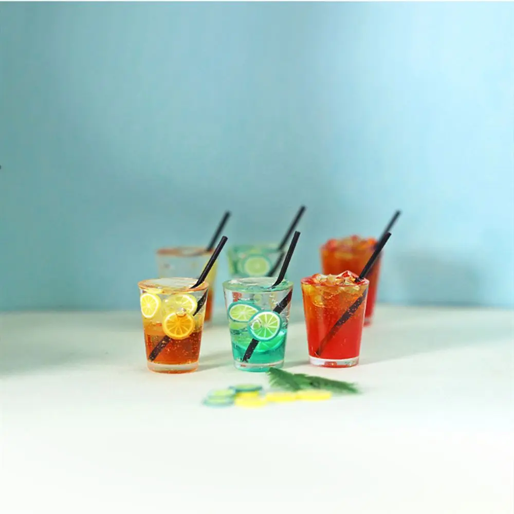 1Pc 1:12 Dollhouse Miniature Food Juice Fruit Goblet Drinks Bottles Model For Blyth Dolls House Kitchen Food Miniture Toys