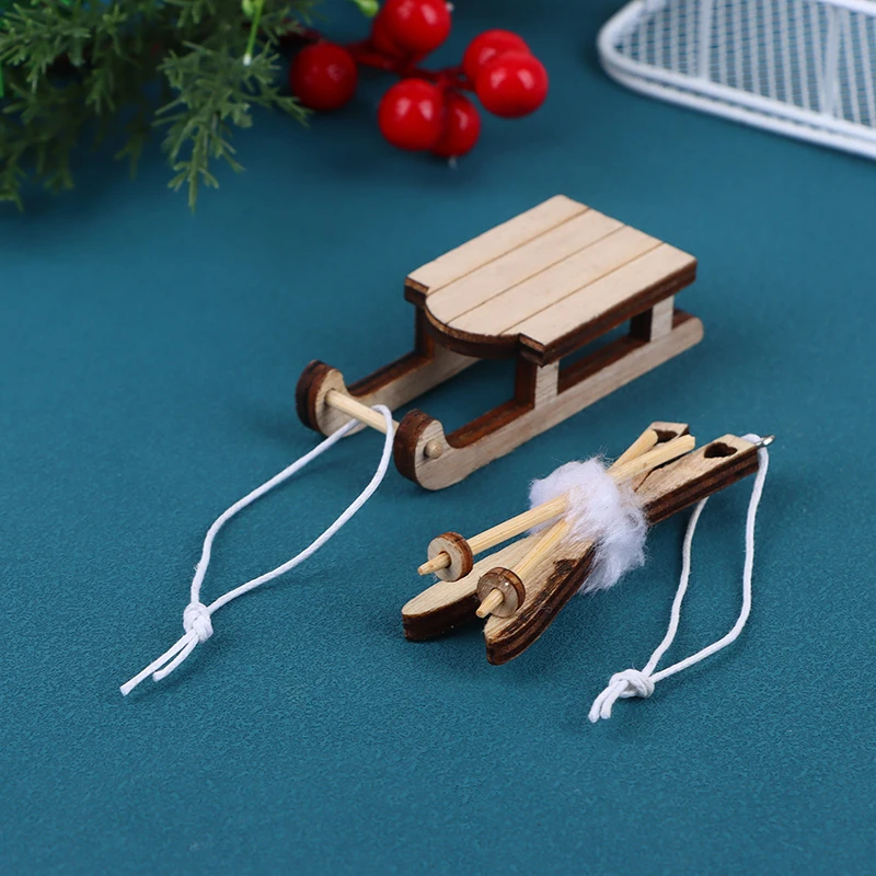 1Pc Dollhouse Miniature Sleigh Sled Ski Poles Pendant Christmas Scene Decoration Dolls House Xmas Accessories Kids Toys Gift