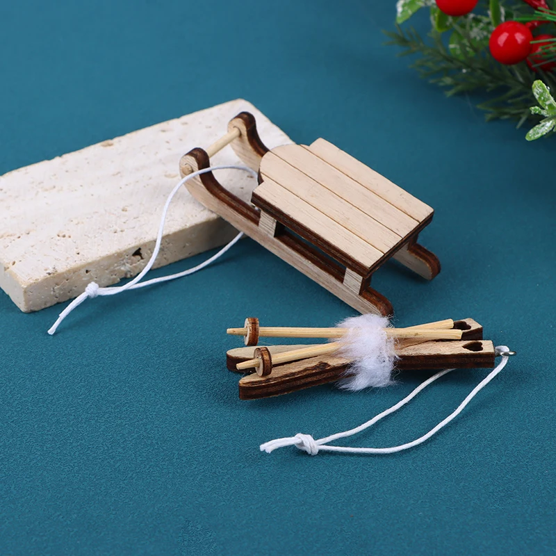 1Pc Dollhouse Miniature Sleigh Sled Ski Poles Pendant Christmas Scene Decoration Dolls House Xmas Accessories Kids Toys Gift