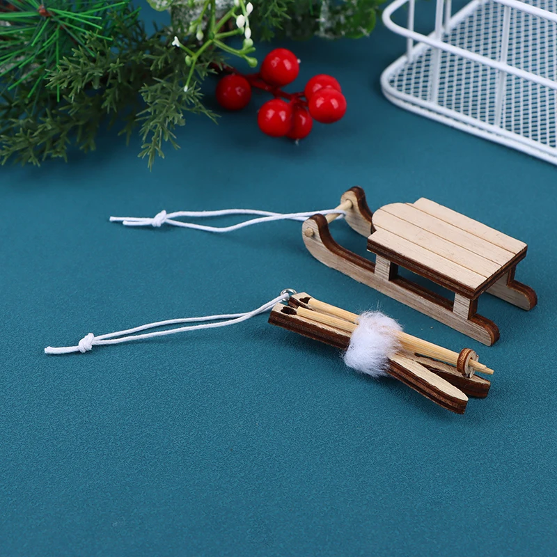 1Pc Dollhouse Miniature Sleigh Sled Ski Poles Pendant Christmas Scene Decoration Dolls House Xmas Accessories Kids Toys Gift
