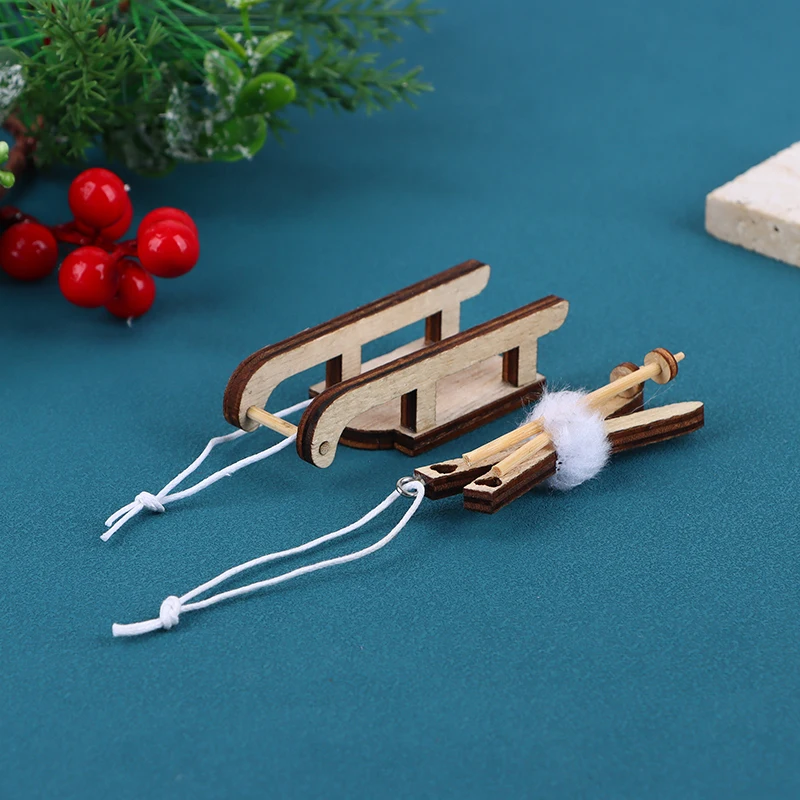 1Pc Dollhouse Miniature Sleigh Sled Ski Poles Pendant Christmas Scene Decoration Dolls House Xmas Accessories Kids Toys Gift