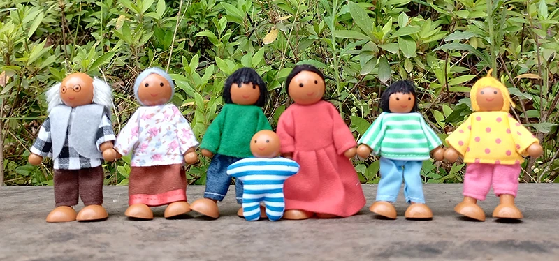 Wooden Furniture Miniature Toy Mini Wood Dolls Family Doll Kids Children House Play Toy Happy Dollhouse Boys Figures Girls Gifts