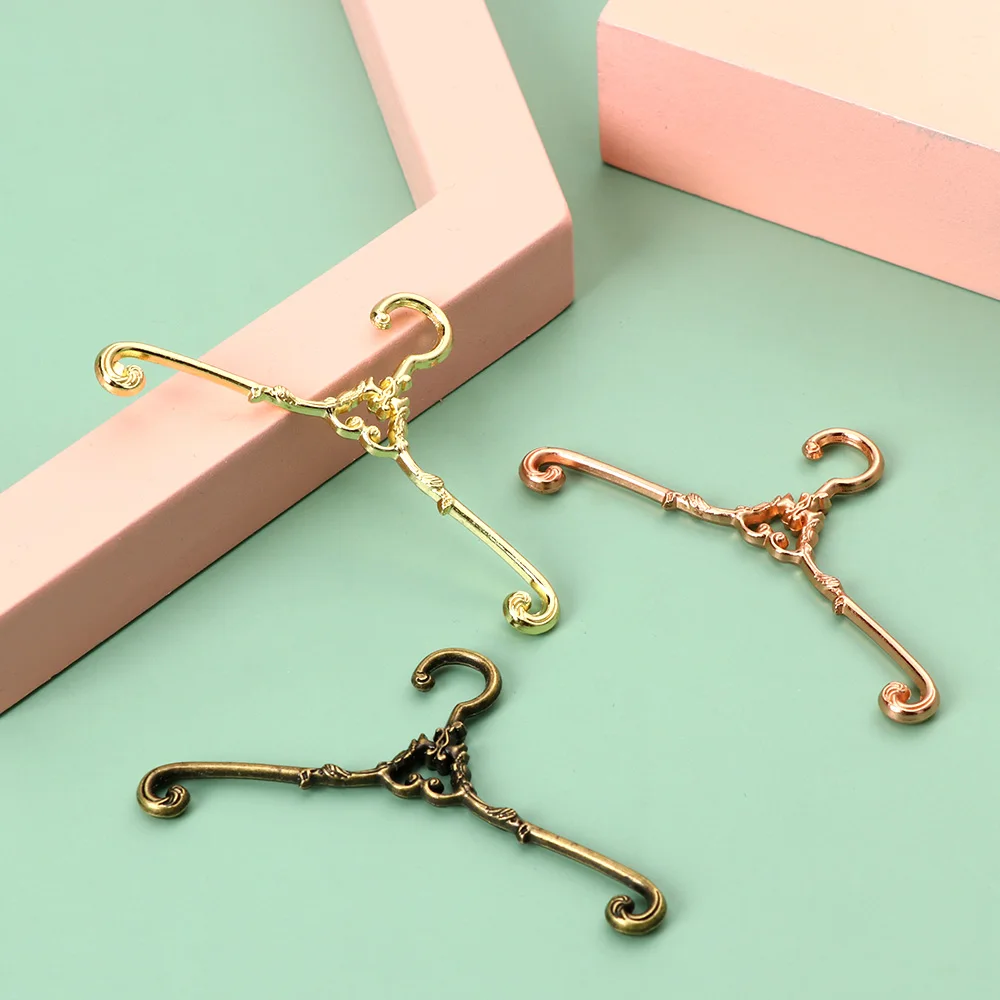 5Pcs Retro Doll Hangers Metal Mini Hangers For Ob11 Doll Clothes Dress Pants Accessories Dollhouse Furniture Bedroom Decor