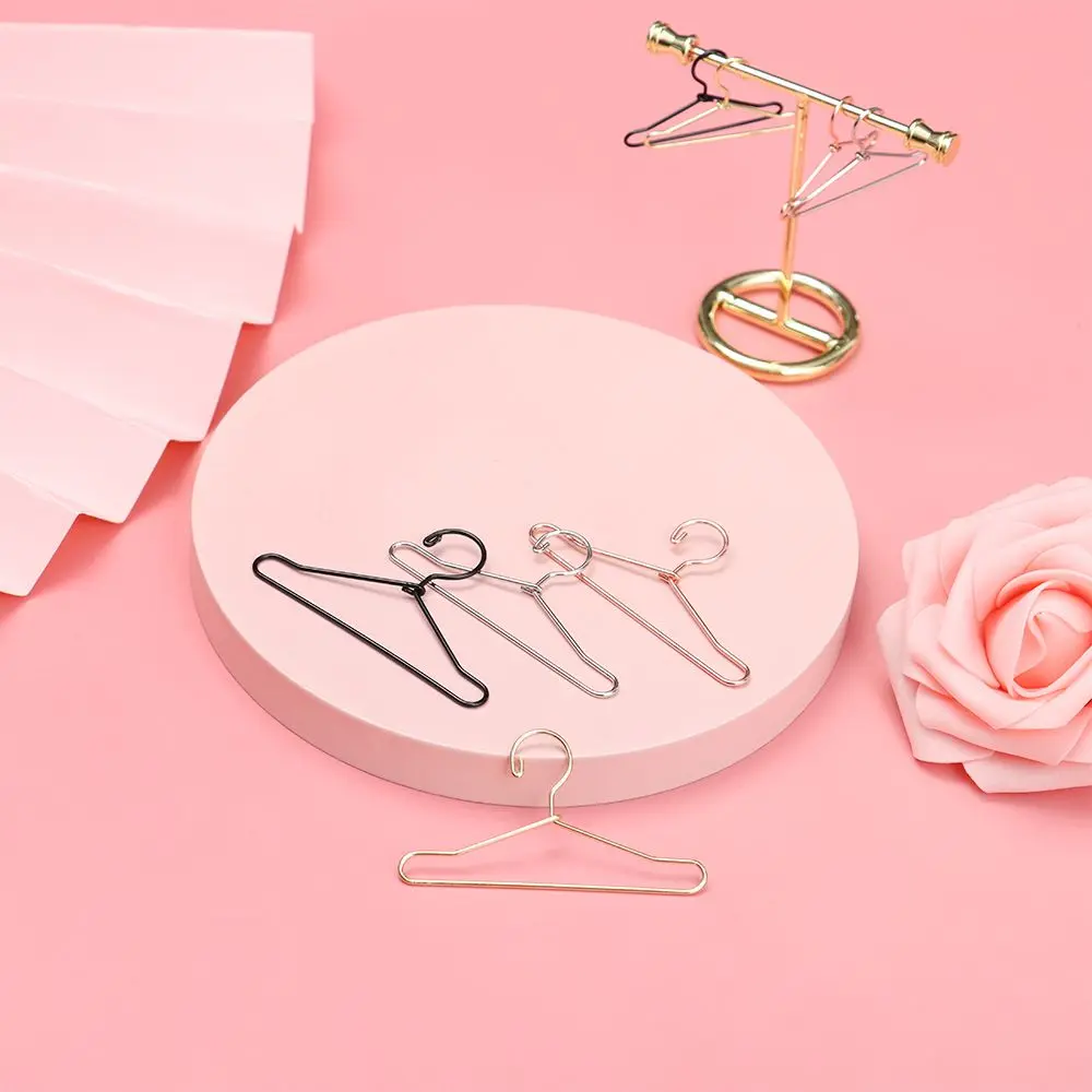 10pcs Metal Doll Dress Clothes Hangers for 1/6 Doll Clothes Mini Hangers Doll Hangers Hangers Miniature Dollhouse Furniture
