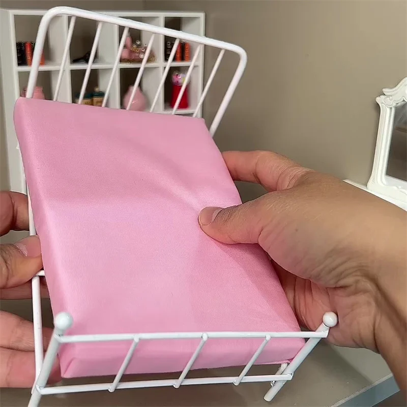 1Pc 1:12 Doll House Metal Dollhouse Bed Mini Doll Furniture Iron Frame Single Bed Mini Model Bedroom Scene Dollhouse Accessories