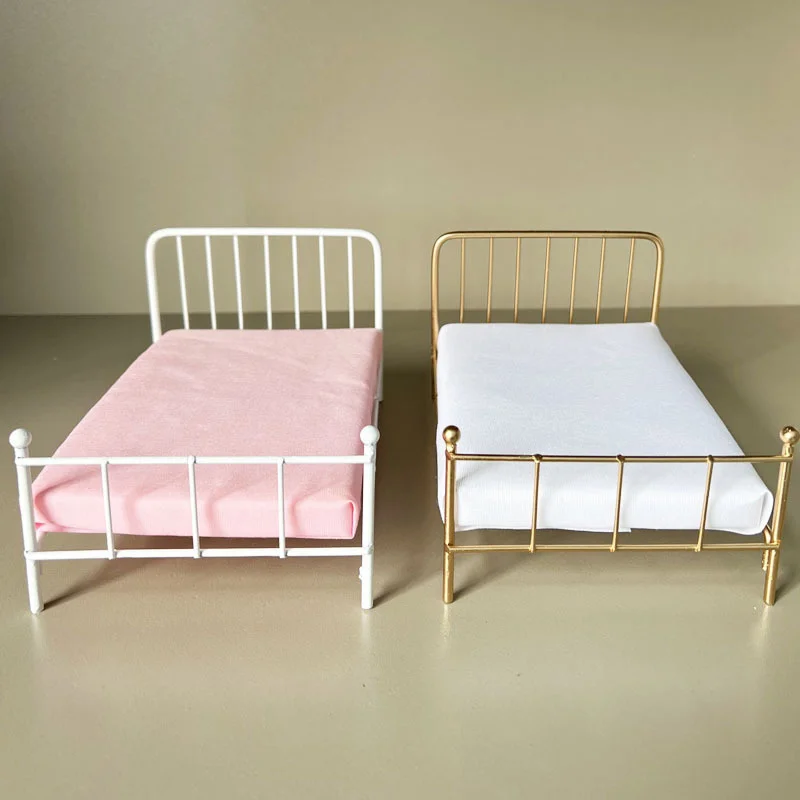 1Pc 1:12 Doll House Metal Dollhouse Bed Mini Doll Furniture Iron Frame Single Bed Mini Model Bedroom Scene Dollhouse Accessories