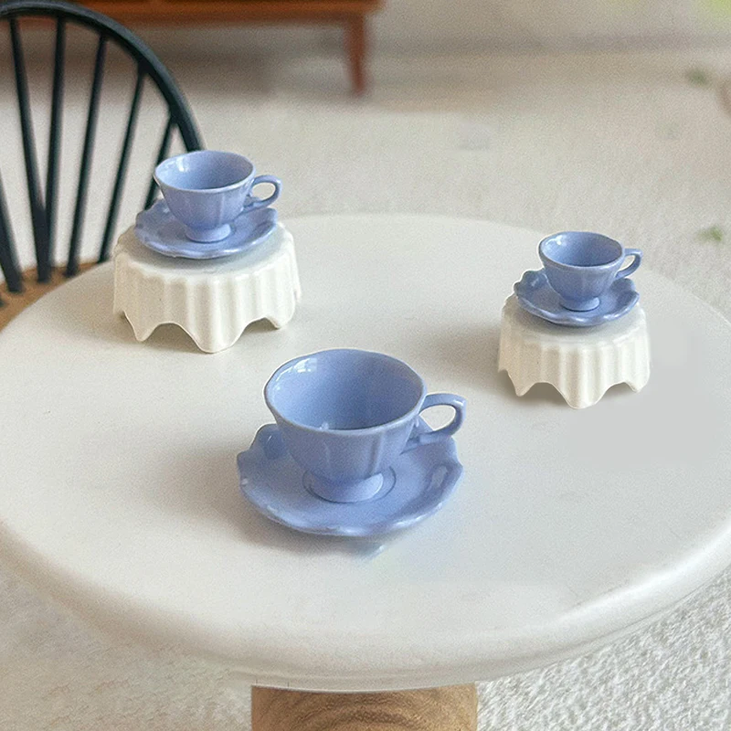 Intricate Dollhouse Miniature: French Retro Coffee Cup Plate, Perfect for Play Kitchen Accessorization and Scene Decoration.
