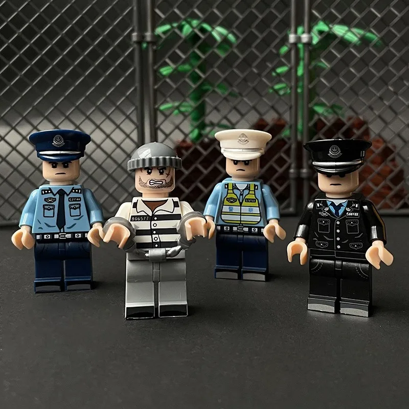 Building block doll police catch thieves traffic Chinese traffic police riding a motorcycle boy assembling building block toys