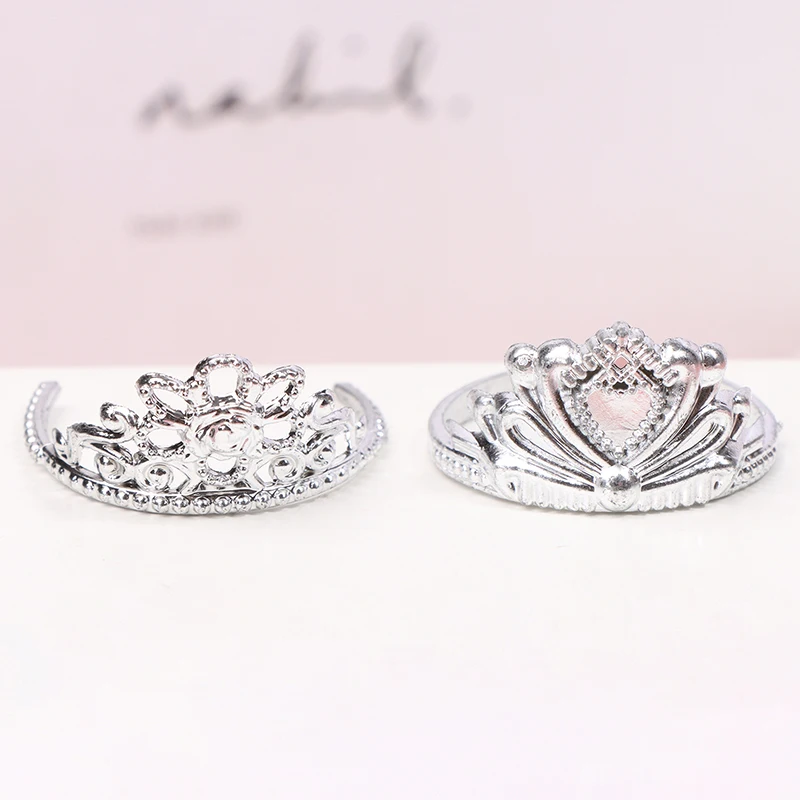 10Pcs Dollhouse Miniature Electroplated Crown Necklace Earstuds Bracelets Earrings Pendant Model Dressing Princess Doll Toy