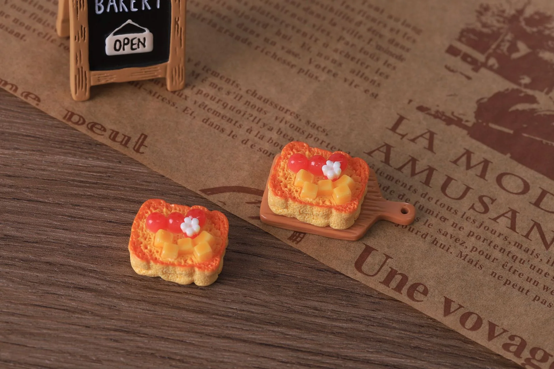 10pcs Miniature food toys, cakes, DIY resin accessories, doll houses, bakery decorations