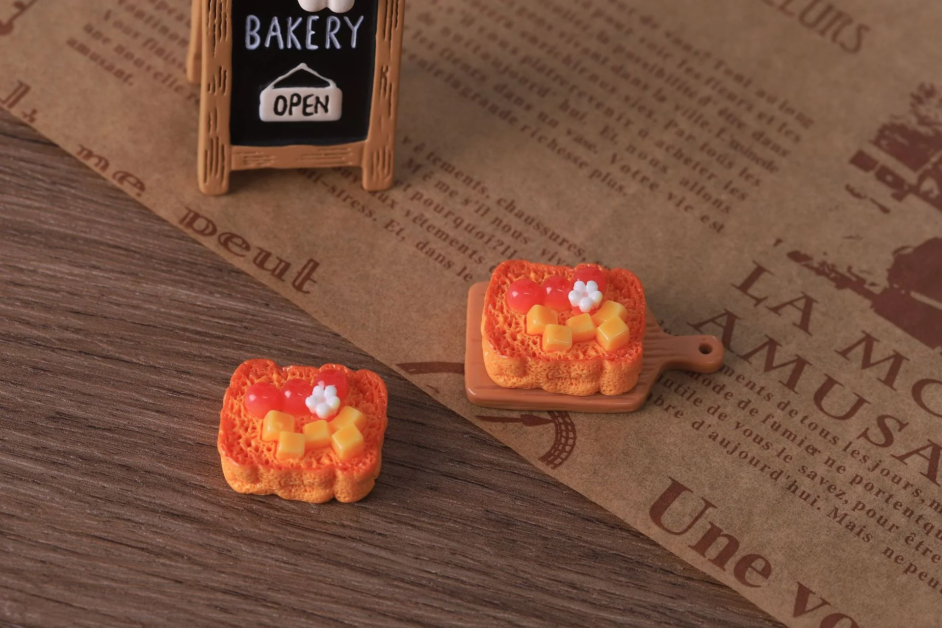 10pcs Miniature food toys, cakes, DIY resin accessories, doll houses, bakery decorations