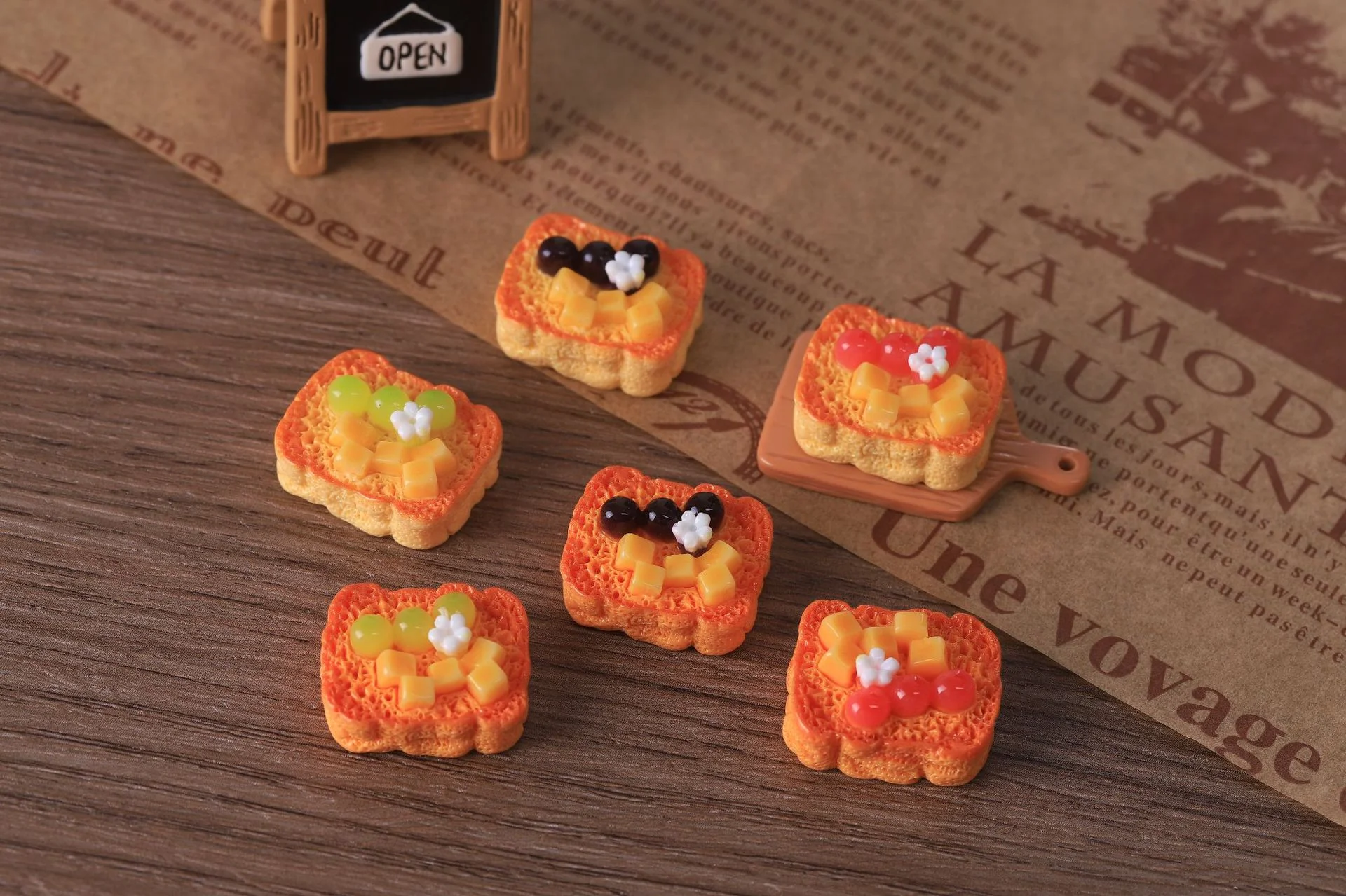 10pcs Miniature food toys, cakes, DIY resin accessories, doll houses, bakery decorations